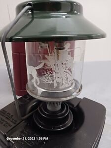 Vintage Coleman Propane Lantern Special Hunting Fishing Picture Glob & Case 2/94