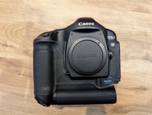 Low Shutter! Canon EOS 1D Mark II Digital SLR Camera Body  1d2 Dslr 1 D Mk2