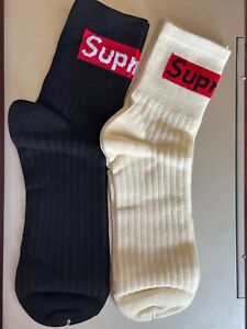Supreme  Hanes  Socks 2 PAIRS Size 6-12 White/Black. New