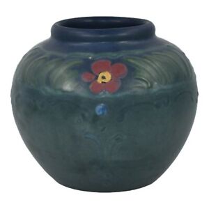 New ListingWeller Hudson 1920s Vintage Art Pottery Red Flowers Blue Bulbous Ceramic Vase