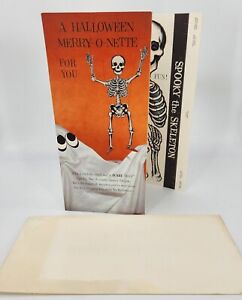 HALLMARK Vintage Halloween Skeleton Merry-O-Nettes Die Cut Hanging Card EPHEMERA