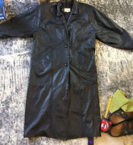 Vintage Women’s Winlit  Leather Trench Coat, Black Size Large