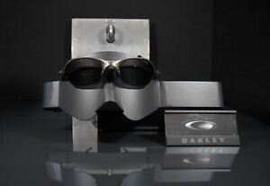 Oakley Romeo 2 Titanium Finish Glasses-Carbon Polar Lenses+Xtra Lens+Vault+Bag