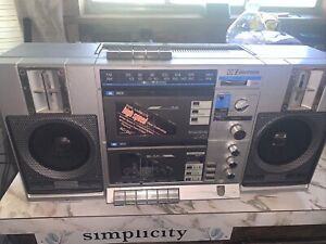 Emerson CTR949 AM FM Stereo Radio Dual Cassette Player Boombox Tested It Works