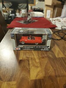 New in Box Motor Max 1956 Ford Thunderbird Die Cast Metal Model 1:24 Scale