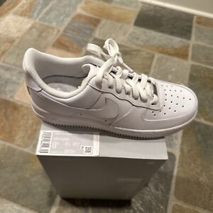 Size 8.5 - NEW IN BOX Women’s Nike Air Force 1 '07