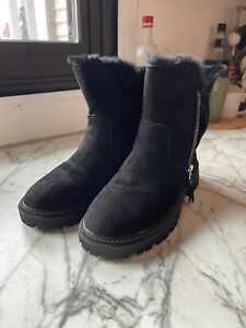 Womens Short Winter Boots- Black Size 9.5