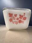 VTG PYREX Pink GOOSEBERRY 1.5 Pint 502 Refrigerator Dish Lid EXCELLENT CONDITION