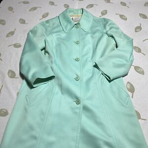 London Fog Maincoats Women's Green Button Up Trench