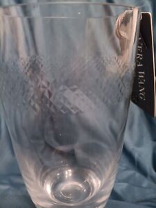 New ListingVera Wang Etched Flower  Clear Glass Vase