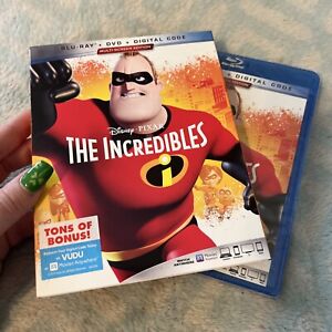 The Incredibles Disney Blu-ray + DVD + Digital w/ Slip Cover New**