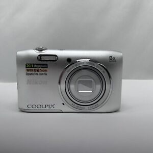 New ListingNikon COOLPIX S3600 20.1MP 8x Compact Digital Camera Silver (No Charger) EUC