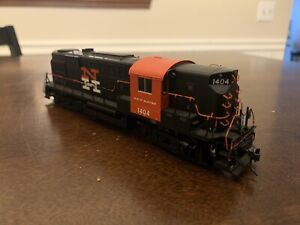 HO Scale Proto 1000 NH New Haven RS-11 Diesel Locomotive #1404