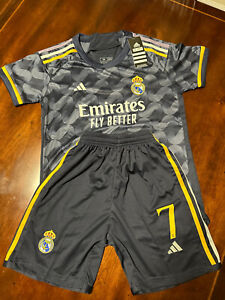 Real Madrid Vini jr # 7 Soccer Uniform kids Jersey set size 24 & 26 NWT