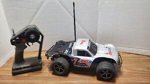 Traxxas 1/16 Slash 4WD VXL Brushless Race Truck with Remote Charger Batteries