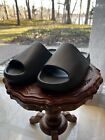YEEZY SLIDE ONYX HQ6448 MENS SIZE 8 GREAT CONDITION