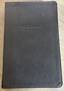 KJV Holy Bible, Personal Size Giant Print Reference Bible, Black Genuine
