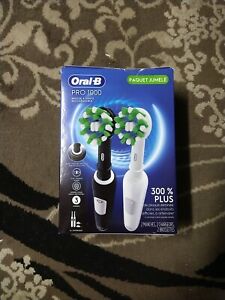 Oral-B Pro 1000 CrossAction Electric Toothbrush, Black/White Openbox