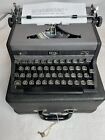 Vintage 1948 Royal Quiet Deluxe Portable Typewriter A1623884 V/Nice With Case