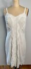 VTG 60'S GLAM! WHITE NYLON FLORAL LACE FULL SLIP NEGLIGEE GOWN *HAS A MARK*SMALL