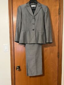 TAHARI Pants Suit Size 10  3 Button Blazer  Gray Women's Career 2 Pc *READ