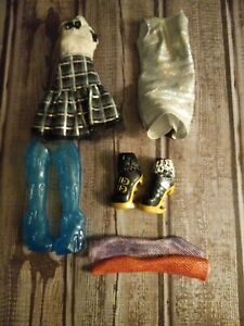 Monster High Dolls Accessories Lot ~ Clothing And Shoes