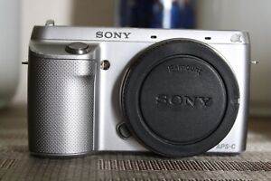 Sony Alpha Alpha NEX-F3 16.1MP Digital Camera - Silver (Body Only) Low Shutter