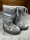 Moon Boots Womens 6 Silver