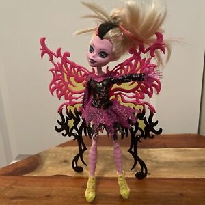 New ListingMonster High Freaky Fusion Bonita Femur Doll Hybrid Pink Black Wings Skeleton