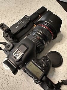 Canon EOS 7D Mark II Digital SLR Camera with Canon EF 24-105mm USM Zoom Lens