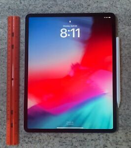 Apple iPad Pro 3rd Gen. 256GB, Wi-Fi only, 12.9 in - Space Gray, w/Extras