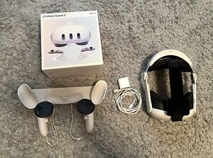 New ListingMeta Quest 3 128GB VR Headset Excellent Condition Bundle With Meta Charging Dock