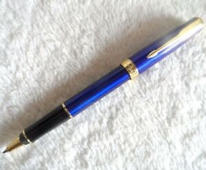 Outstanding Parker Sonnet Series Blue/Gold Clip 0.5mm Nib Rollerball Pen