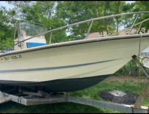 1989 Hydra Sports Vector 21' Boat Located in Mastic, NY - Has Trailer