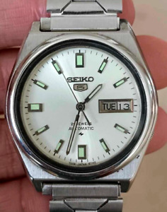 Pre-owned vintage Seiko 5 White dial Cal 7019 men day date automatic