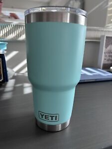 YETI Seafoam Aqua Rambler 30 oz Tumbler Cup with Lid ~ No straw