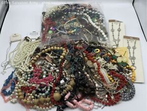 15LBS Grab Bag Bulk Lot of Assorted Multicolor Costume Jewelry Necklaces