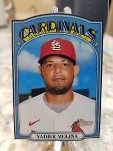 2021 Topps Heritage Yadier Molina Mini Die Cut #72DC-18 Cardinals