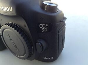 Clean Canon EOS 5D Mark III 22.3MP DSLR Camera Body, Battery, Charger