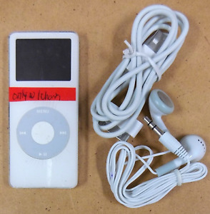 Apple iPod Nano 1st Generation A1137 - 4GB - White MP3 Player - READ / Bundled