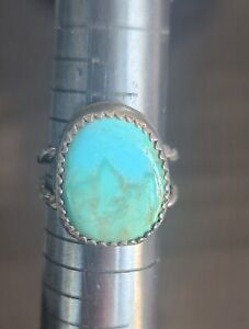 Vintage Native American/Navajo Silver and Turquoise Ring