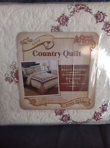 CRACKER BARREL COUNTRY QUILT LILIA KING SIZE 110