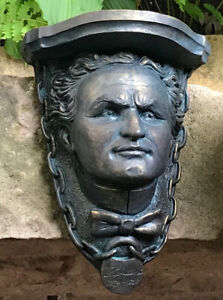 HOUDINI WALL SHELF The most famous face of magic's illustrious past