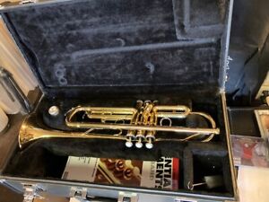Yamaha YTR-2330 Standard Trumpet 2010s - Lacquered Brass