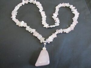 Vintage   Pink ROSE QUARTZ Pendant & Chip Beaded  Necklace