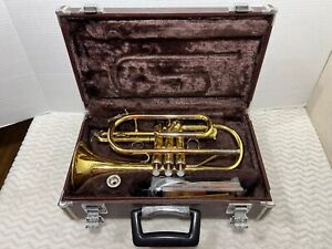 YAMAHA YCR-2330 Cornet Trumpet with Hard Case Mouthpeace And Clean Kit.