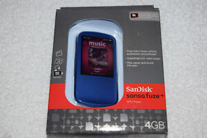 New SanDisk Sansa Fuze+ Blue 4 GB Digital Media MP3 WMA Player SDMX20R-004GB-C57