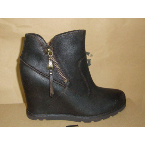 UGG Australia MYRNA Lodge Wedge Leather Sheepskin Boots Size US 7 NIB #1008715