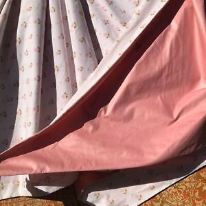 New ListingVintage Pink Tulip Print Fabric Drapery Curtain Swag 140
