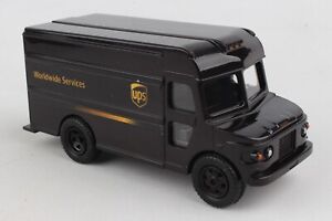 UPS DELIVERY TRUCK (DARON) PULLBACK PACKAGE CAR RT4349